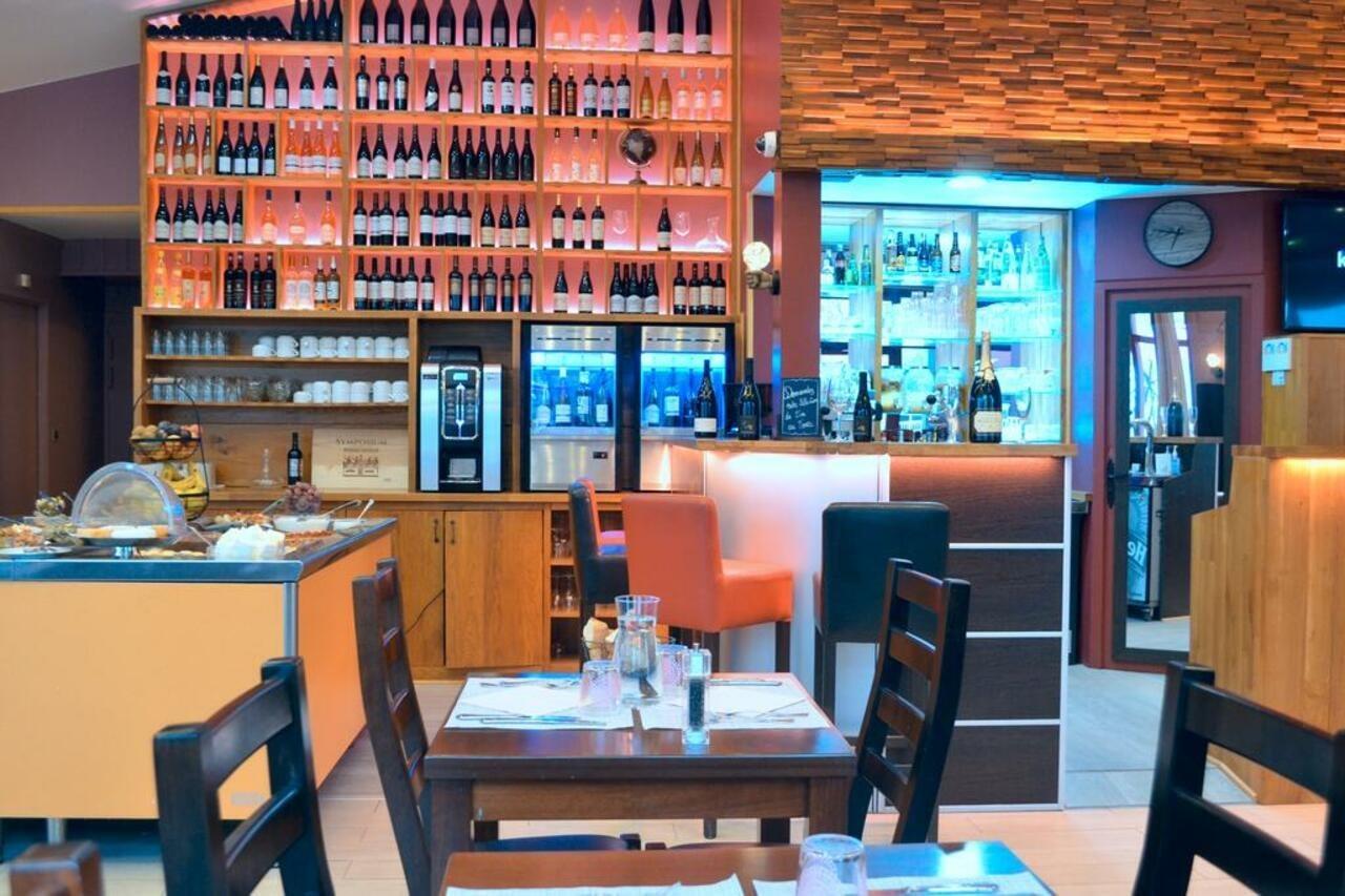Fh Confort Hotel Orleans Co'Met מראה חיצוני תמונה